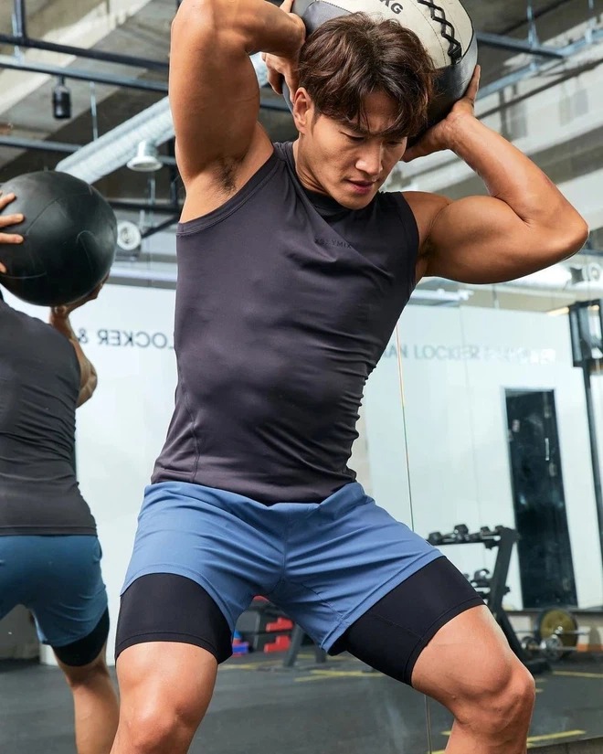 Có ai như Kim Jong Kook: Chưa kết hôn đã sợ không có thời gian đi tập gym! - Ảnh 7.