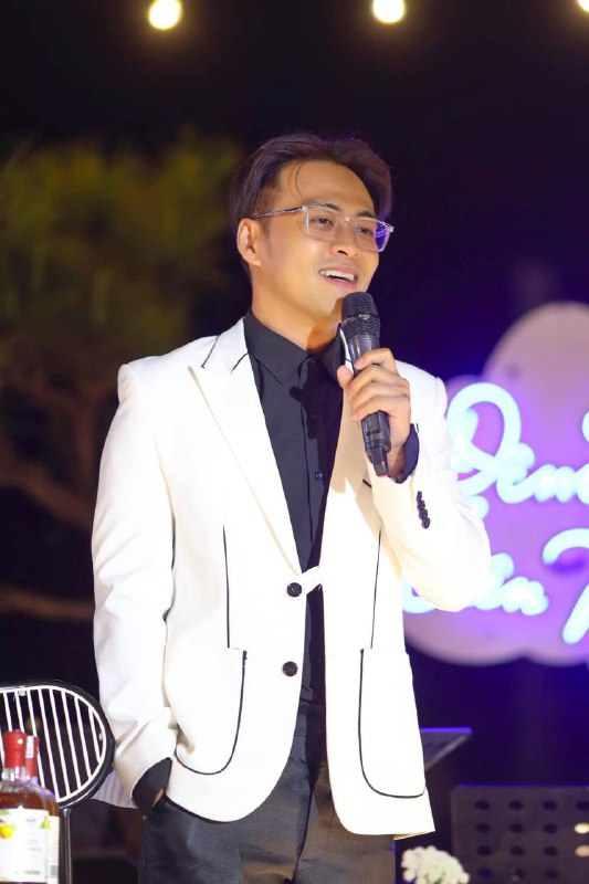Dàn ca sĩ đổ xô lên Đà Lạt nhận show, cát-xê khác biệt thế nào khi diễn tại TP.HCM? - Ảnh 1.