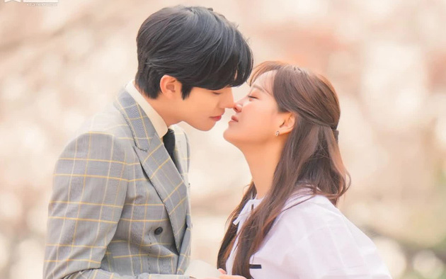 Mê mẩn loạt cảnh hoa anh đào siêu lãng mạn ở phim Hàn: A Business Proposal ngọt đến lụi tim, cái tên cuối đẹp mê hồn
