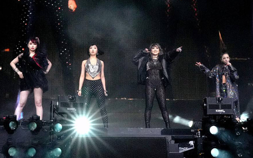 CL và &quot;tệp đính kèm&quot; 2NE1: 2 sân khấu tái hợp bất ngờ gây nức lòng fan đều có công của trưởng nhóm!