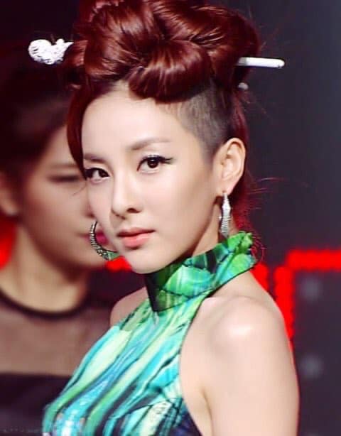 Dara (2NE1) đúng kiểu tóc không máu đời không nể: Đố em idol Gen 4 nào để tóc chất được như chị! - Ảnh 10.