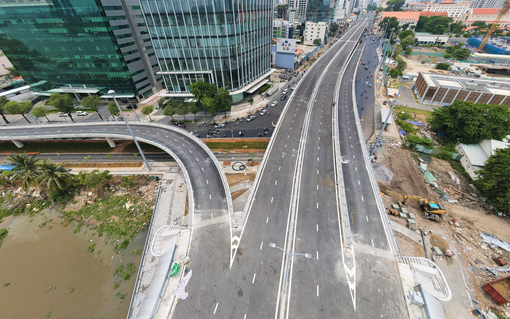 Cận cảnh cây cầu hơn 3.000 tỉ nối quận 1 và TP. Thủ Đức sẵn sàng thông xe vào 30/4