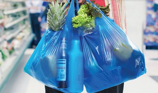 Từ năm 2026, các siêu thị, TTTM cung cấp túi nylon dùng một lần cho khách sẽ bị xử phạt - Ảnh 1.