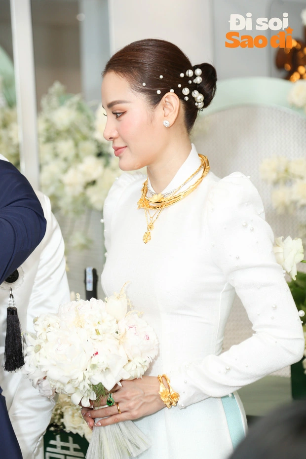 3 bộ váy cưới chặt đẹp của cô dâu Vbiz nhận sính lễ 88 cây vàng và 2 tỷ kim cương hot nhất hôm nay! - Ảnh 5.
