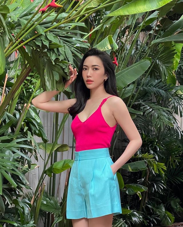 Đồ hè mới sắm của mỹ nhân Việt: Tóc Tiên mua full set ZARA gần 2 triệu, Emily khoe dáng với váy hot trend 500k - Ảnh 9.