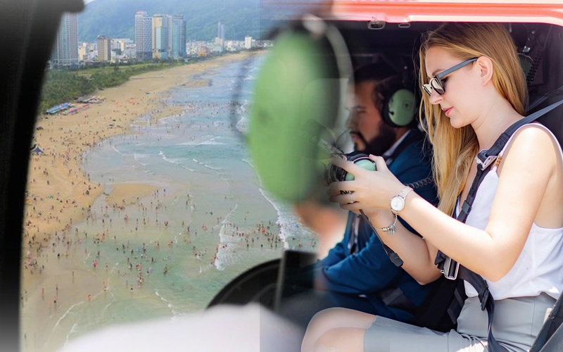 Clip, ảnh: Khách Tây ở Đà Nẵng hào hứng khi được &quot;bay&quot; ngắm toàn cảnh thành phố từ trên cao