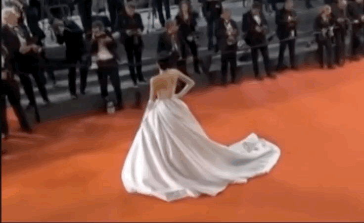 Hương Giang tại thảm đỏ LHP Cannes 2022: Diện váy lộng lẫy như công chúa, lên tiếng trước thông tin bị truyền thông ngó lơ - Ảnh 7.