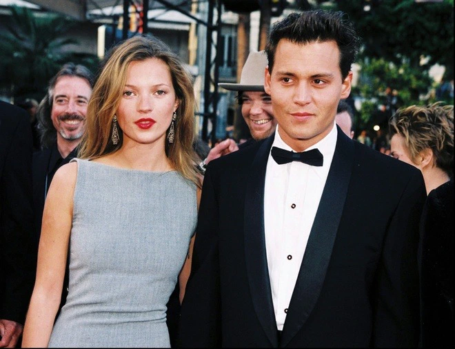 Siêu mẫu Kate Moss đứng ra làm chứng bảo vệ Johnny Depp, vạch trần lời khai của Amber Heard - Ảnh 4.