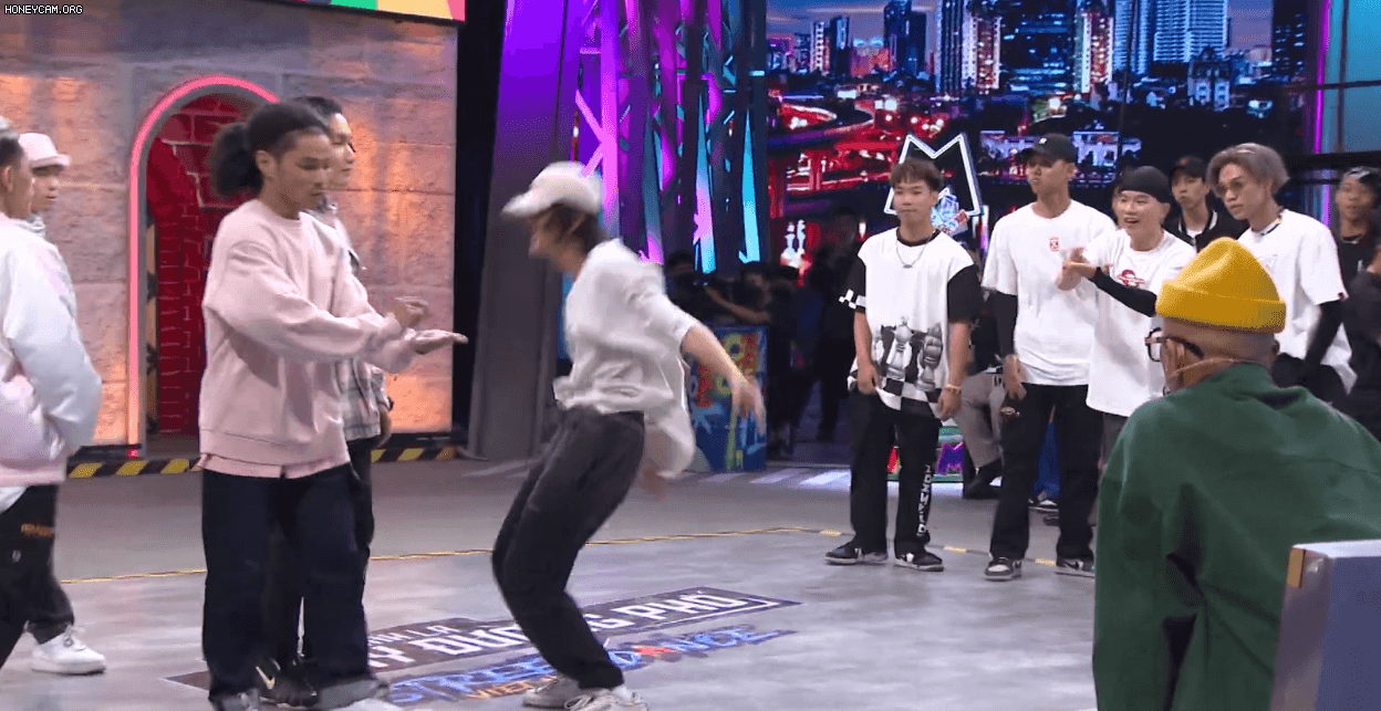 Bạn trai Mỹ Anh tiếp tục bùng nổ tại Street Dance Vietnam, Trọng Hiếu thán phục gọi là Hoàng tử Hip-hop! - Ảnh 1.