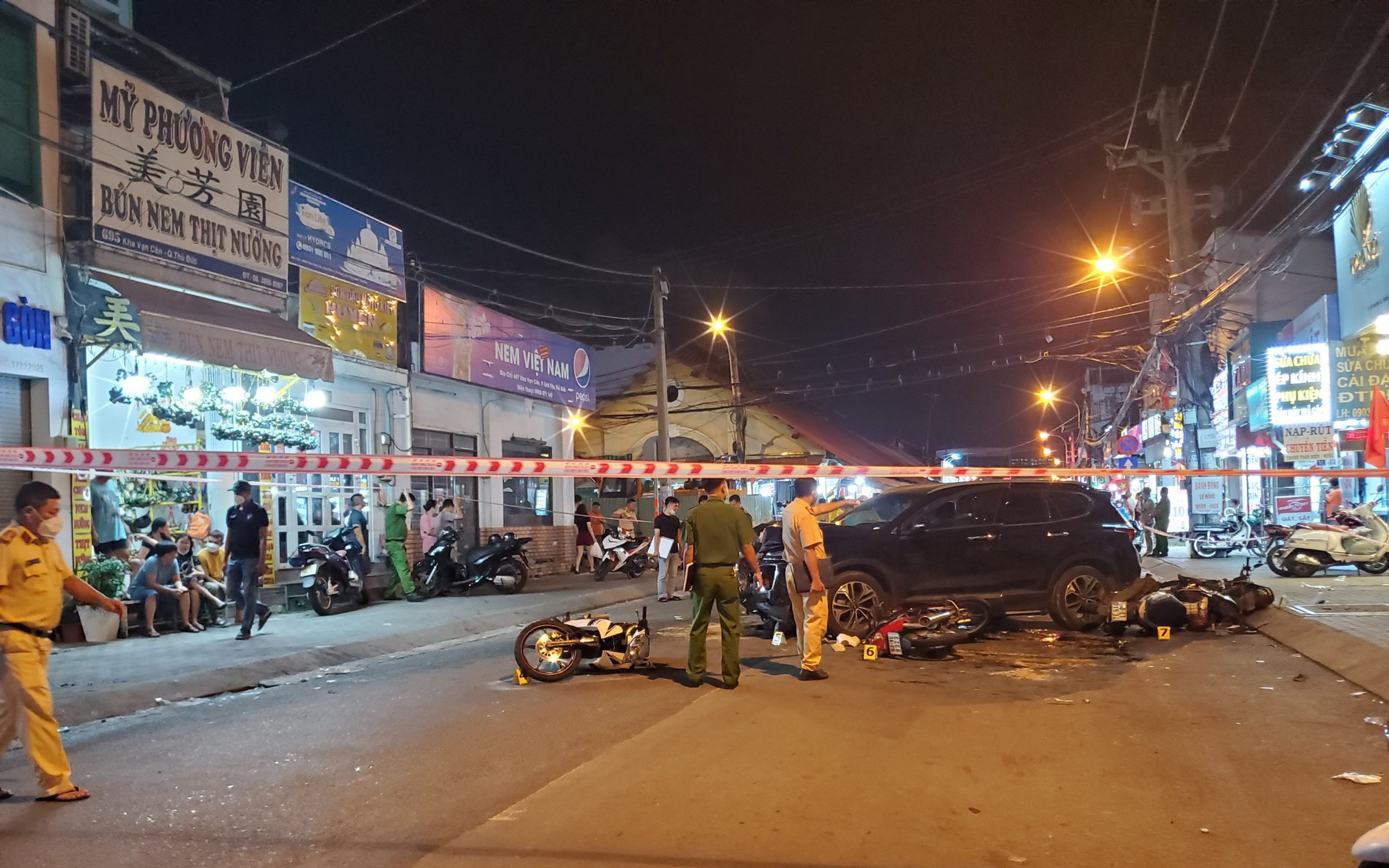 Công an kêu gọi tài xế tông 10 xe máy, nhiều người bị thương ở chợ Thủ Đức ra trình diện