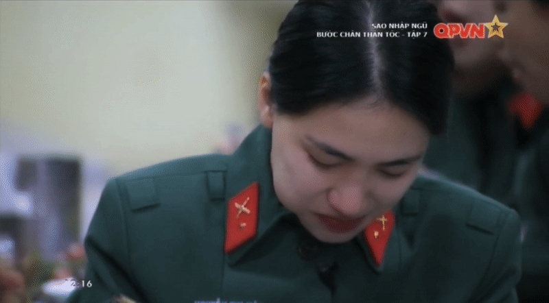 Bị chê trách tập Sao Nhập Ngũ nào cũng khóc, Hòa Minzy có câu trả lời khiến netizen thương cảm - Ảnh 5.