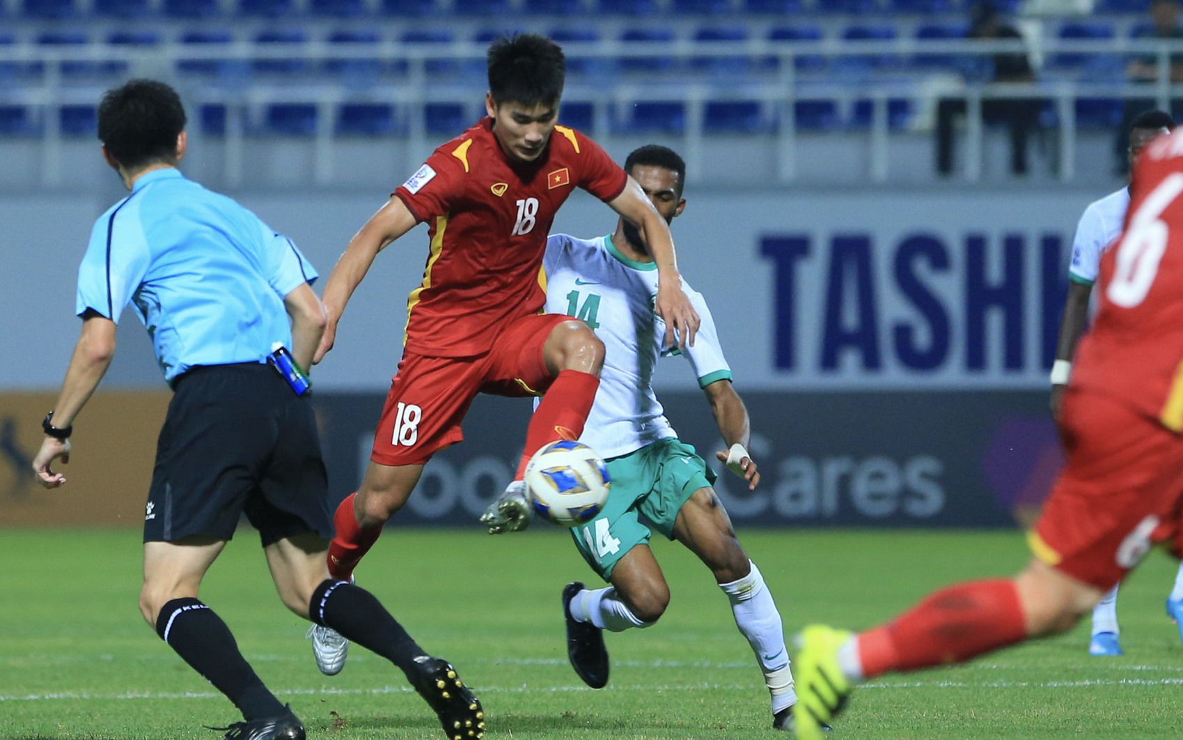 Nhận trận thua đáng tiếc trước U23 Saudi Arabia, tuyển U23 Việt Nam dừng chân tại tứ kết giải châu Á