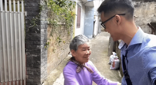 Du học sinh Úc bí mật trở về nước, hành động sau đó của người bà khiến ai cũng cảm động - Ảnh 3.