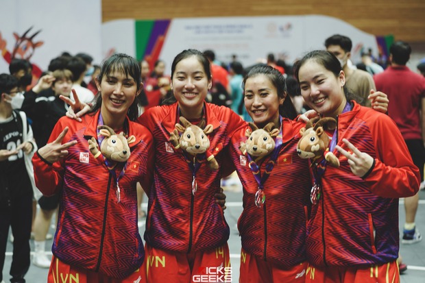 Những cô gái gốc Việt tài năng: Thảo Nhi Lê thi hoa hậu, Trương Twins trở thành hiện tượng bóng rổ - Ảnh 7.