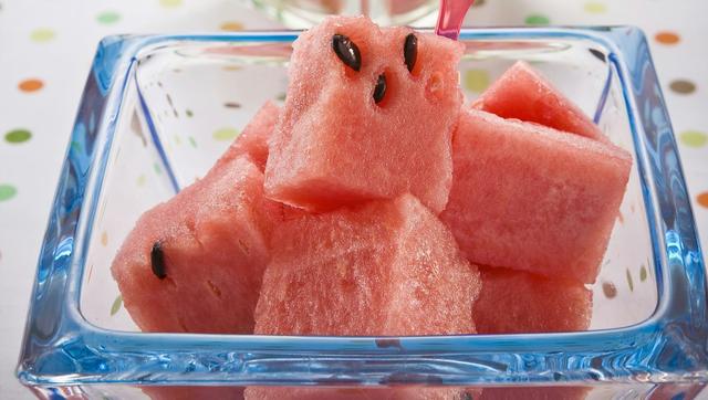 Gia đình 3 người bị viêm dạ dày ruột sau khi ăn dưa hấu để qua đêm, chuyên gia lưu ý 5 điểm khi ăn dưa hấu mùa hè để tránh trường hợp tương tự - Ảnh 2.