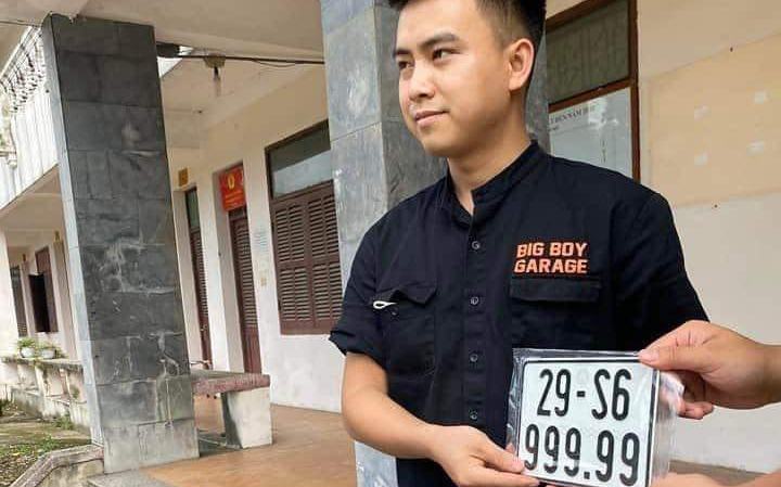 Hà Nội: Bấm biển số xe máy ngũ quý 999.99, nam thanh niên được trả hơn 1 tỷ vẫn không bán