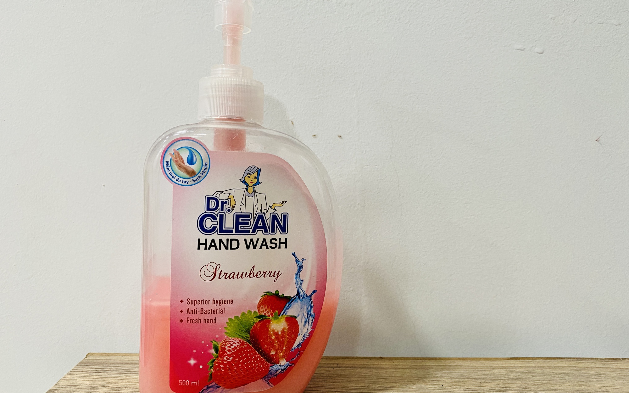 Thông tin mới nhất vụ thu hồi nước rửa tay Dr. Clean hương dâu