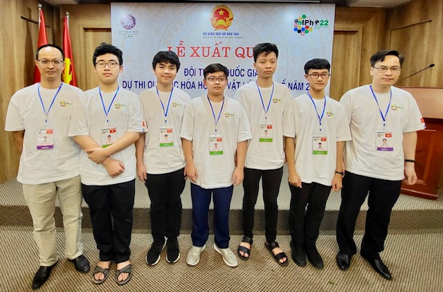 Lần đầu tiên Việt Nam có học sinh lớp 10 đạt Huy chương Vàng Olympic Vật lý quốc tế - Ảnh 1. Lần đầu tiên Việt Nam có học sinh lớp 10 đạt Huy chương Vàng Olympic Vật lý quốc tế - Ảnh 1.