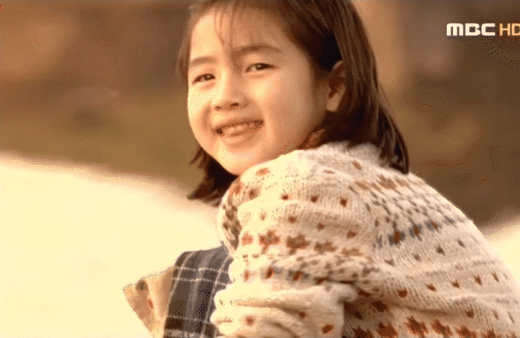 Không thể nhận ra con gái Son Ye Jin sau 19 năm: Sao nhí siêu cưng đã thành mỹ nhân xinh đẹp rồi!  - Ảnh 3.