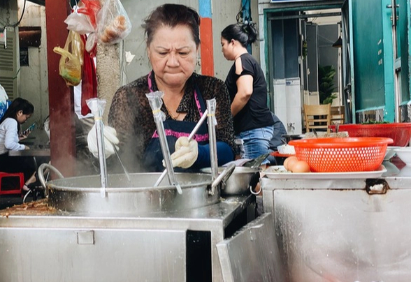 “Bún chửi” cô Huyền nổi tiếng một thời có còn giữ vững “phong độ” ngon như xưa khi đã qua thời hoàng kim? - Ảnh 1.