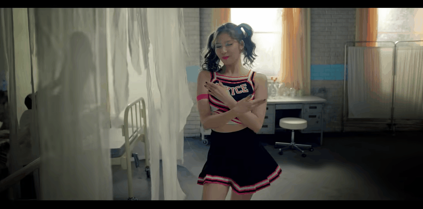 Nhặt sạn 9 MV Kpop đố ai nhận ra: Jennie (BLACKPINK) đổi màu, SNSD sai tên mà còn mắc lỗi vũ đạo! - Ảnh 17.
