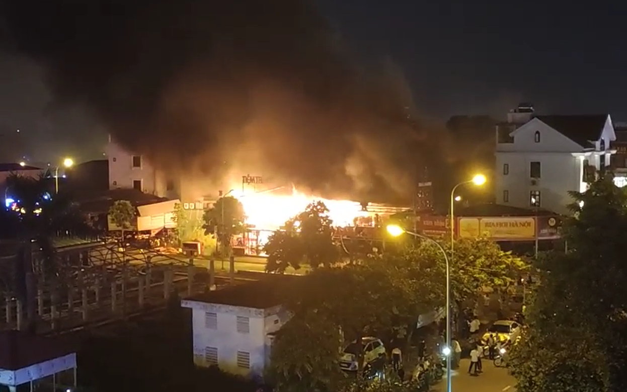 Hà Nội: Liên tiếp xảy ra cháy tại quán trà chanh và nhà dân trong đêm