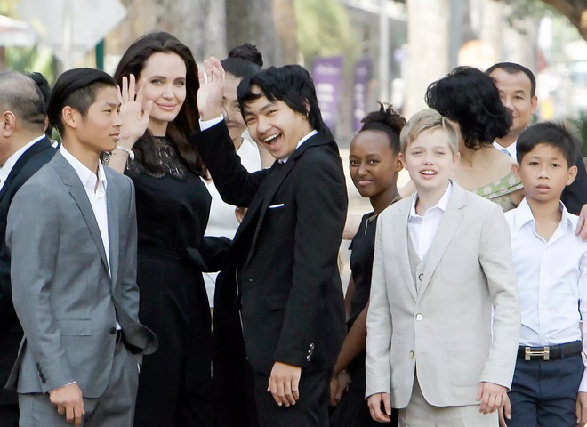 Cách dạy con khác biệt của mẹ Mèo Angelina Jolie khiến nhiều người trầm trồ - Ảnh 4.