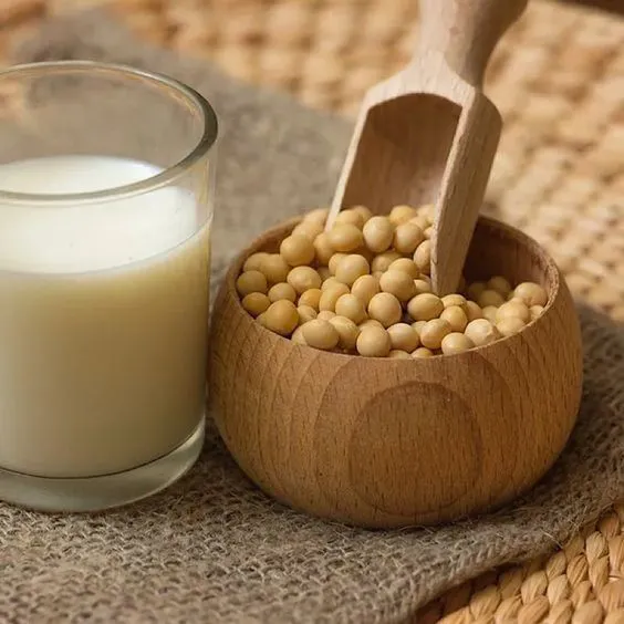 Sữa đậu nành là thần dược cho nữ giới nhưng cần tránh 4 cách uống sau kẻo hại thận, thiếu hụt canxi - Ảnh 1.