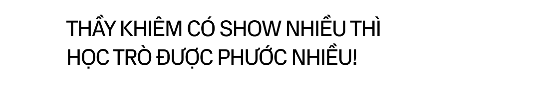 Thầy Hiệu trưởng già hơn 30 năm làm MC đám cưới để có tiền cho học trò nghèo: - Ảnh 4.