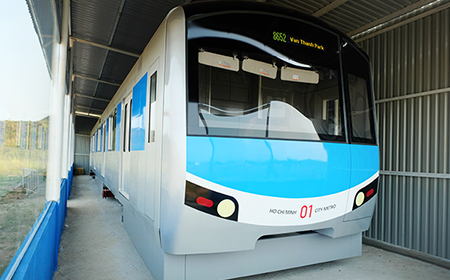 Cận cảnh tàu metro đầu tiên của Việt Nam trước ngày mở cửa tham quan