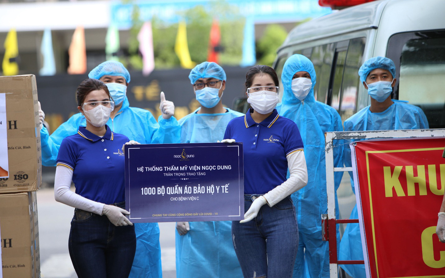Sau khi ủng hộ 2 tỷ chống dịch, TMV Ngọc Dung tiếp tục hỗ trợ 7.000 đồ bảo hộ cho Đà Nẵng