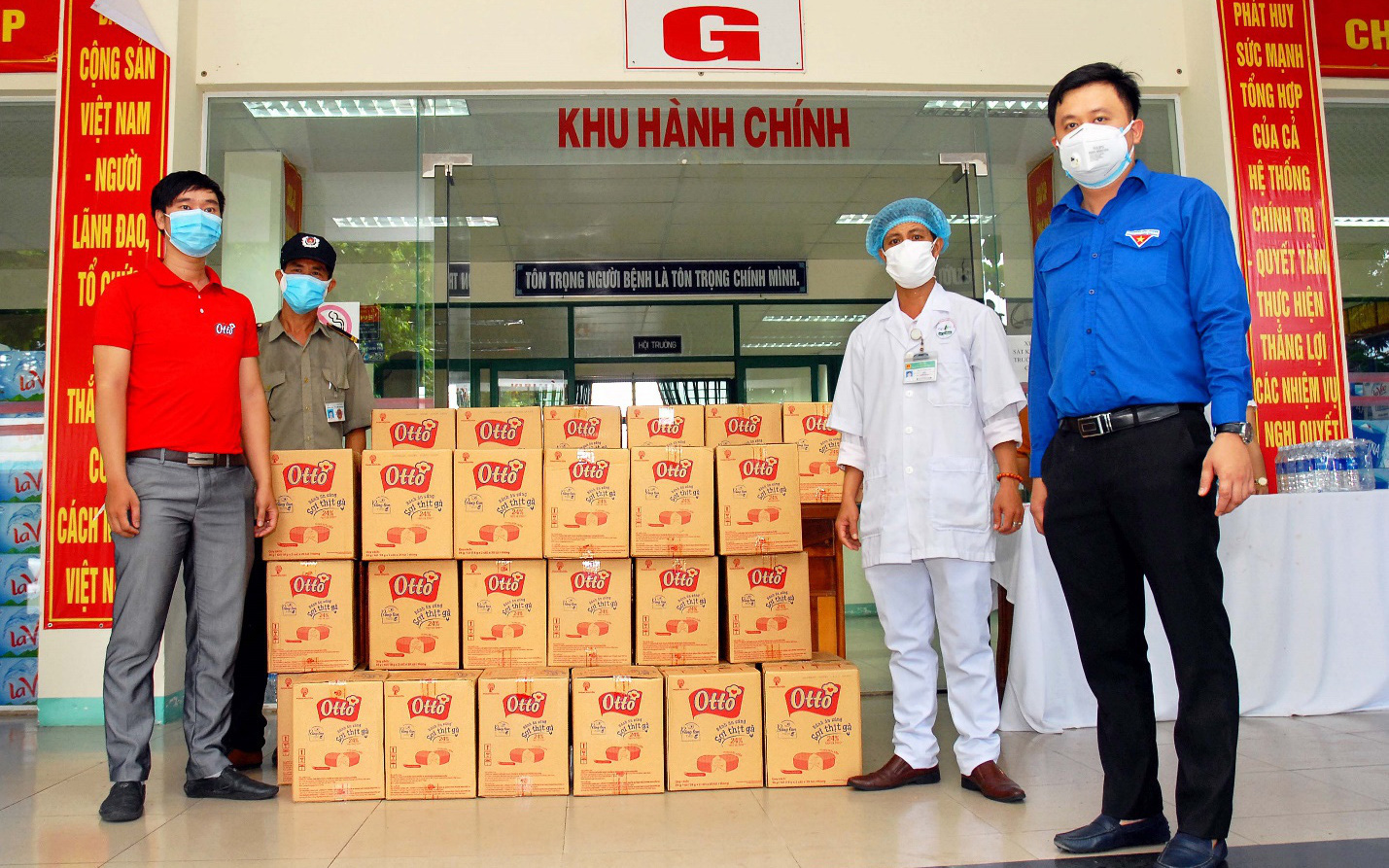 Hướng về Đà Nẵng: Nhãn hàng Otto trao tặng 10.000 suất bánh ăn sáng sợi thịt gà ủng hộ tuyến đầu phòng dịch