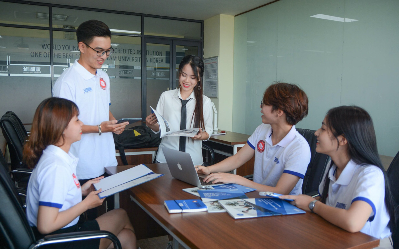 Học chương trình Cử nhân liên kết đào tạo quốc tế Việt - Hàn trường Đại học Ngoại thương: Giúp bạn định hướng tương lai!