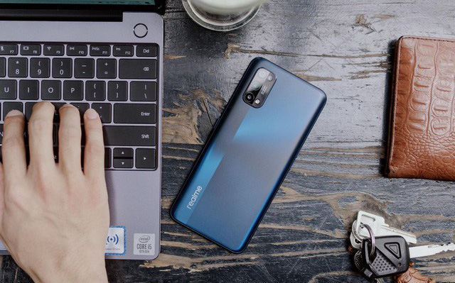 Realme 7 Pro mở ra “kỷ nguyên” sạc siêu nhanh, người dùng được ích lợi gì?