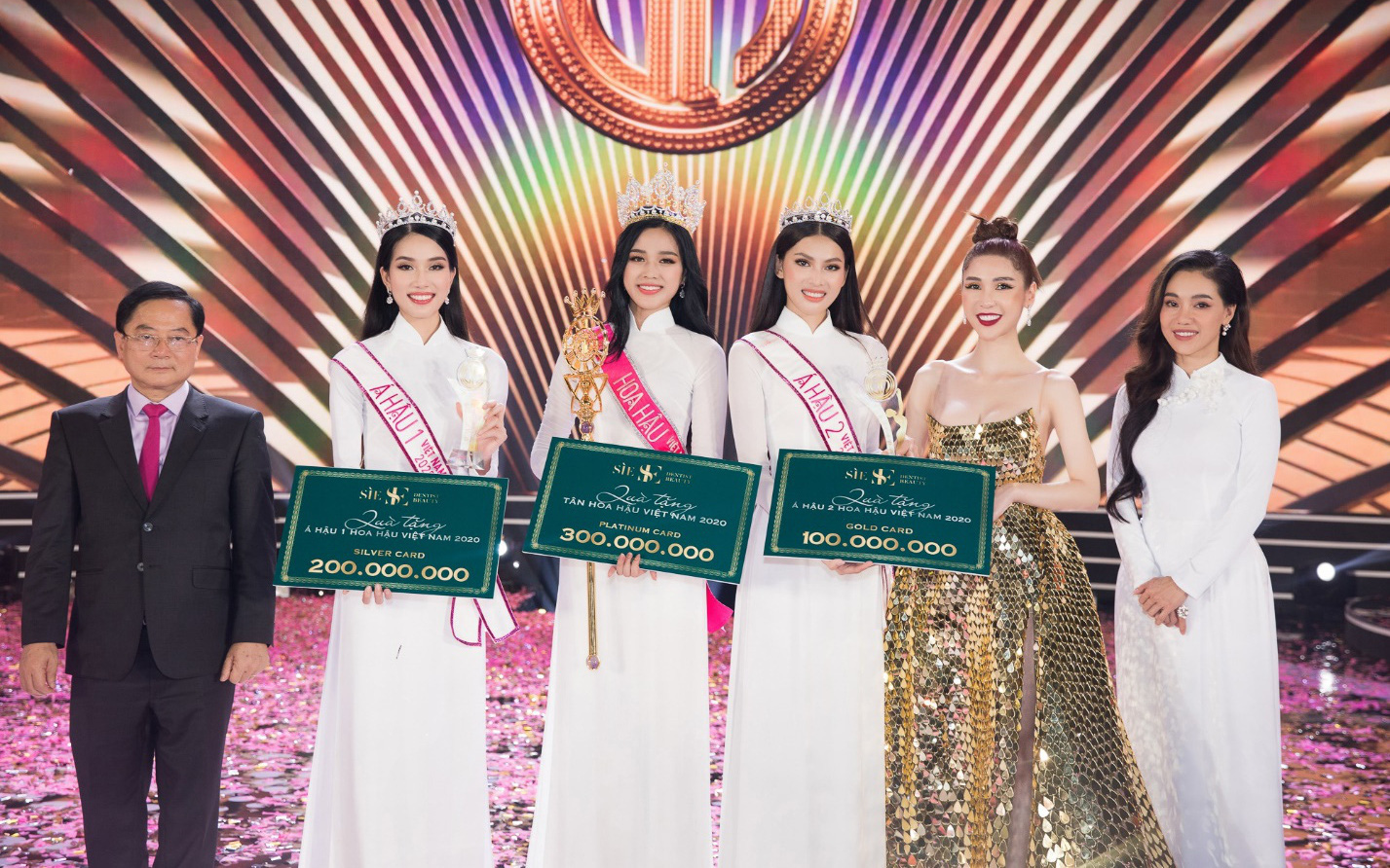 CEO Sìe Dentist trao tặng phần thưởng 600 triệu đồng cho Top 3 Hoa hậu Việt Nam 2020