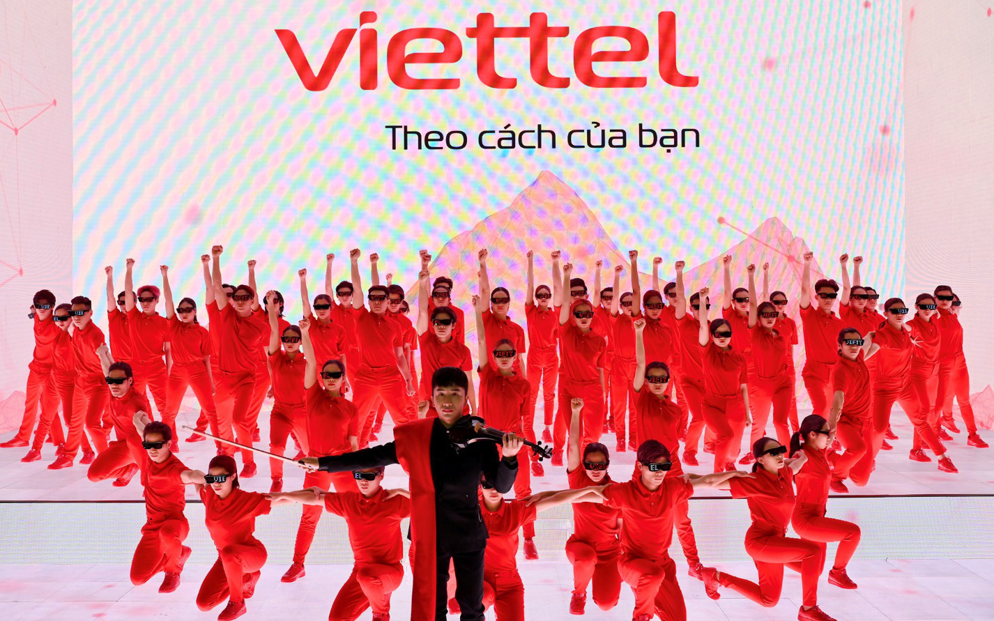 Những điều chưa từng có ở sự kiện ra mắt logo Viettel mới
