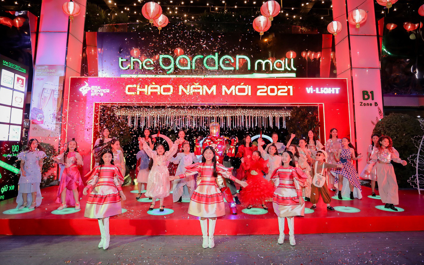 Ngất ngây với bữa tiệc âm thanh ánh sáng độc và lạ tại The Garden Mall