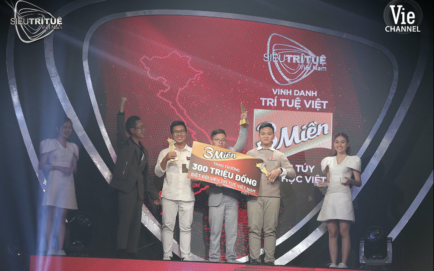 Màn đấu trí ngạt thở nhất Siêu Trí Tuệ Việt Nam: 3 chàng trai “con nhà người ta” này được xướng tên cho giải thưởng vinh danh 300 triệu đồng