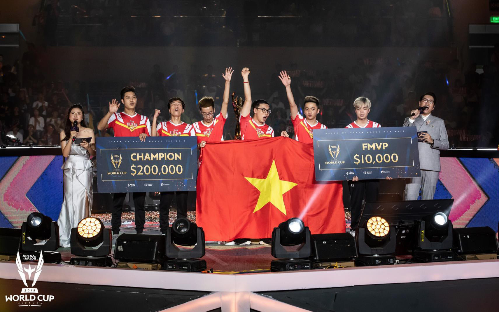 Giải đấu Liên Quân Mobile chứng tỏ &quot;đẳng cấp&quot; tựa game Esports &quot;có số má&quot; tại Việt Nam