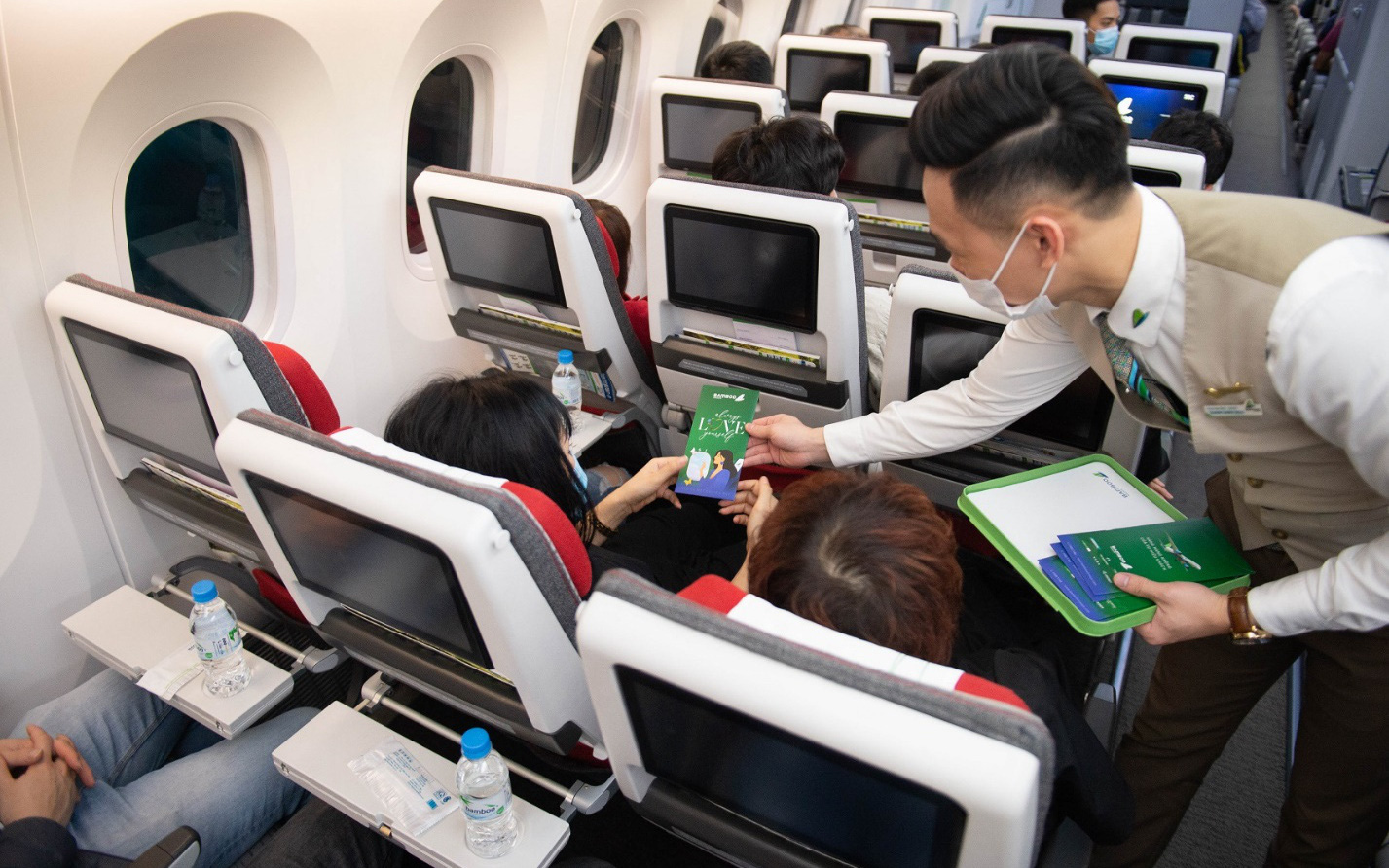 Bamboo Airways tung loạt quà tặng hấp dẫn tri ân phái đẹp nhân ngày 8/3