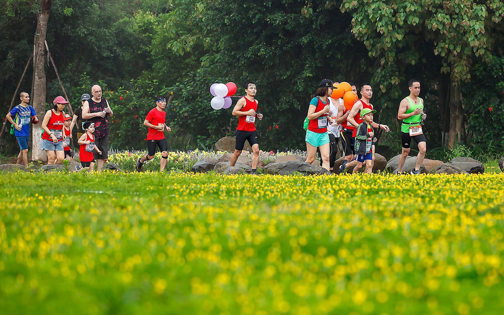 Ecopark Marathon 2021 - Ngắm cung đường chạy giữa thiên nhiên “siêu chất” trước giờ G