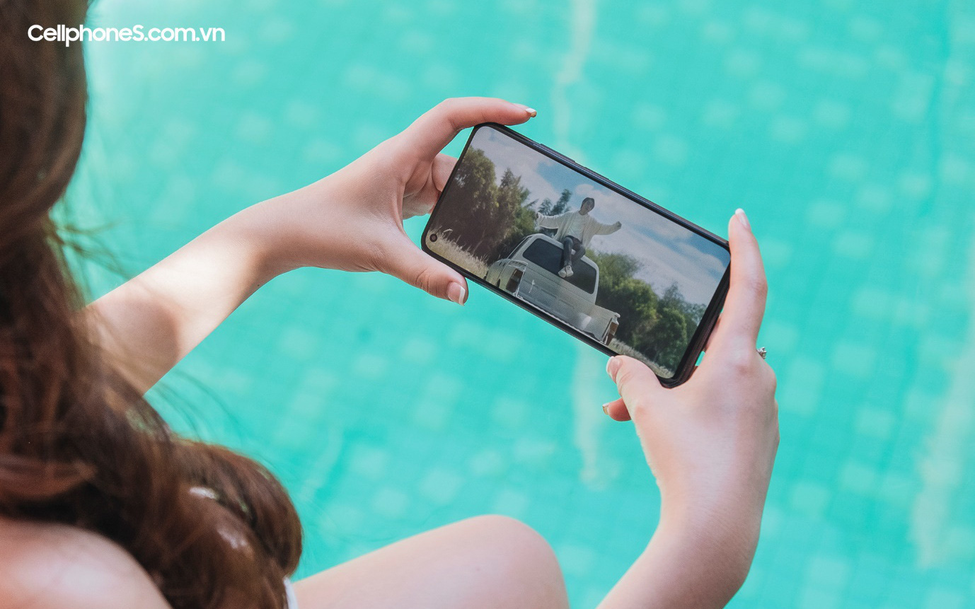 Chọn mua smartphone tầm trung dịp hè, đừng bỏ qua Mi 11 Lite 5G