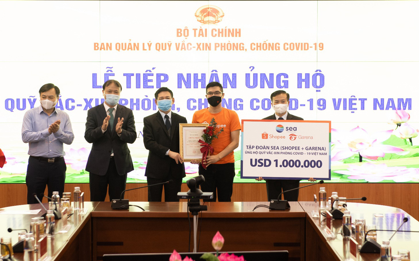 Shopee và Garena Việt Nam ủng hộ 1 triệu USD vào Quỹ vắc-xin phòng, chống Covid-19