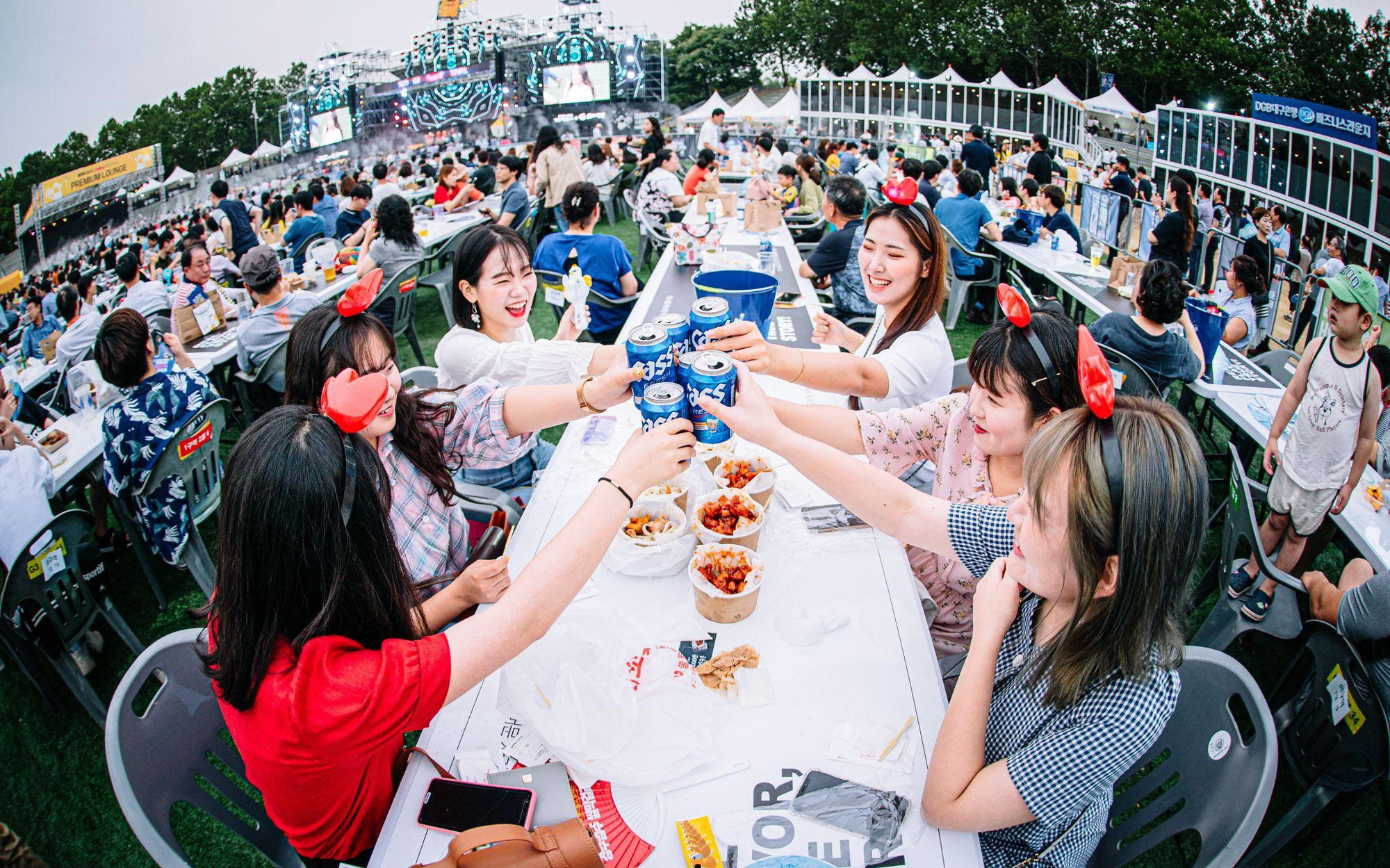 Tận hưởng không khí cực kì sôi động của lễ hội gà bia Chimac và trải nghiệm công viên gà rán Ttang Ttang Land tại Daegu