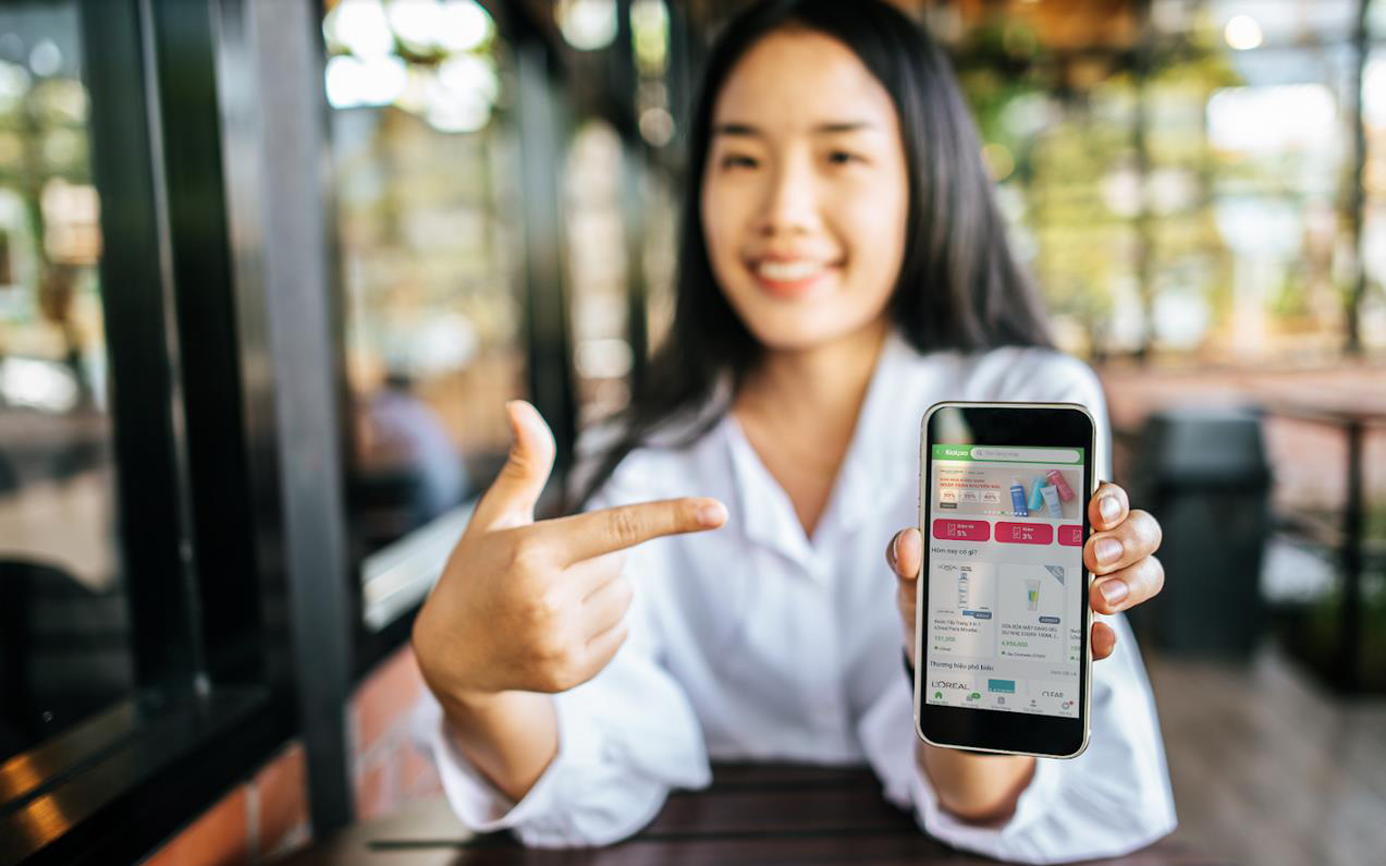 Vừa bước qua tuổi 19, tôi đã tự lo học phí mà lại có tiền tiết kiệm nhờ bán hàng online