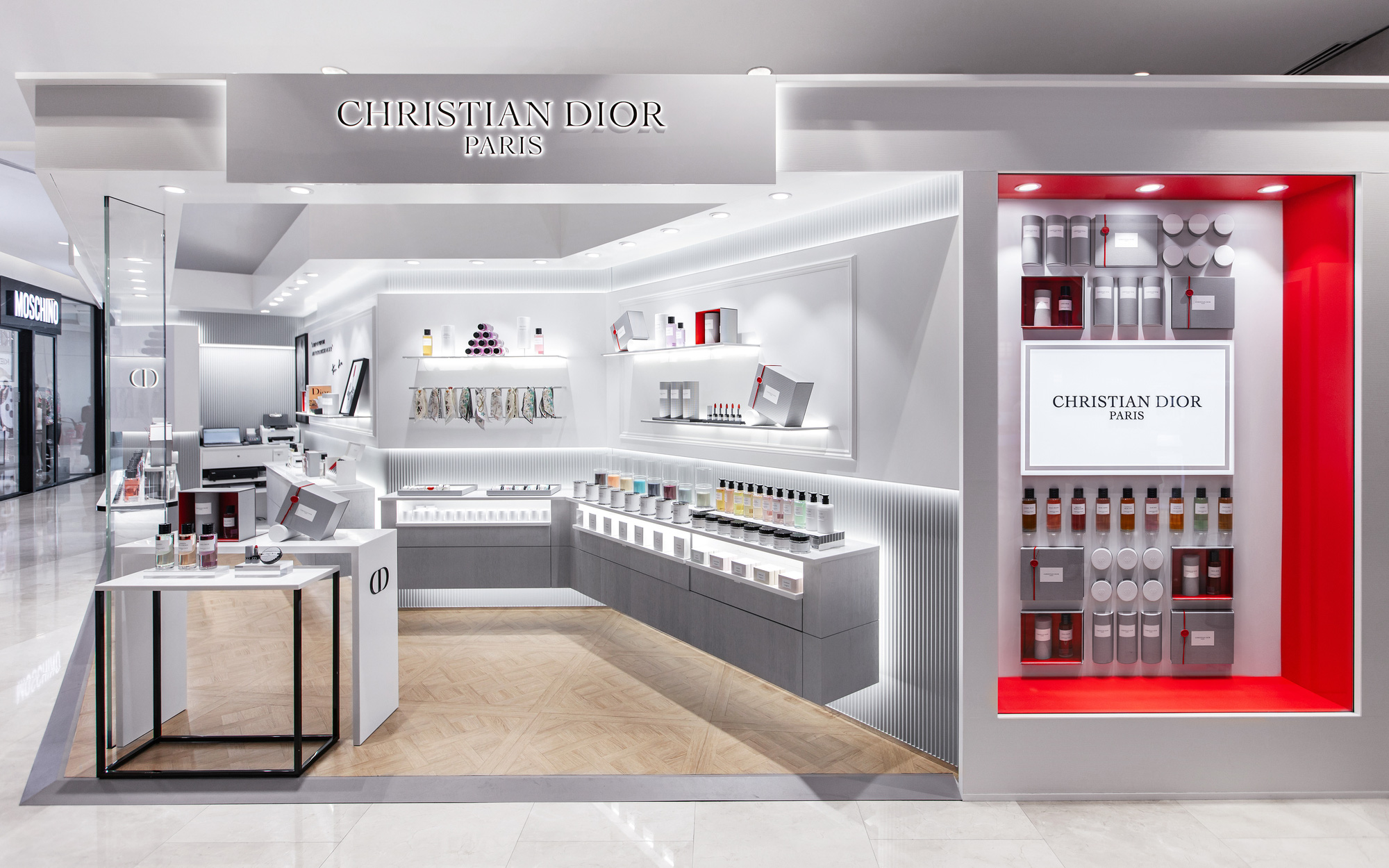 DIOR khai trương showroom nước hoa cao cấp tại trung tâm thương mại Saigon Centre