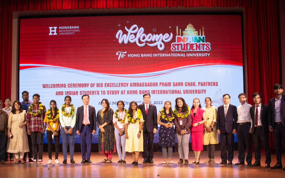 Sinh viên Ấn Độ hào hứng nhập học Y khoa tại Trường Đại học Quốc tế Hồng Bàng