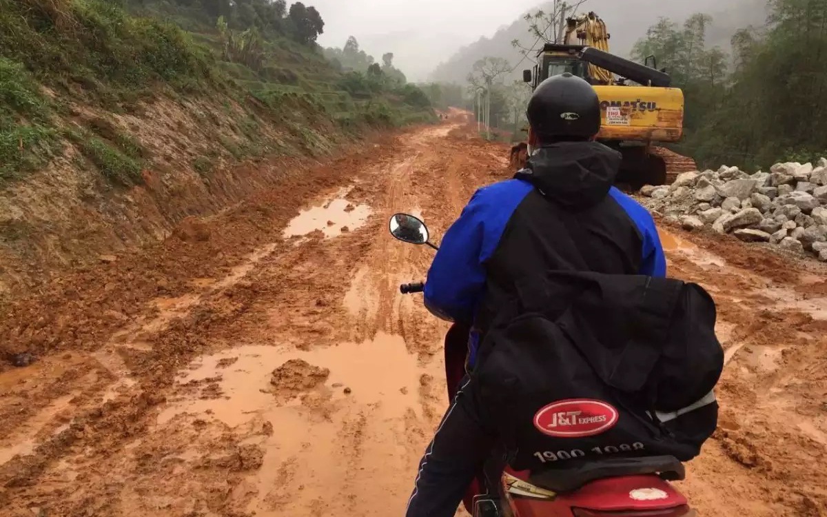 Tâm sự của anh chàng shipper vùng giáp biên giới