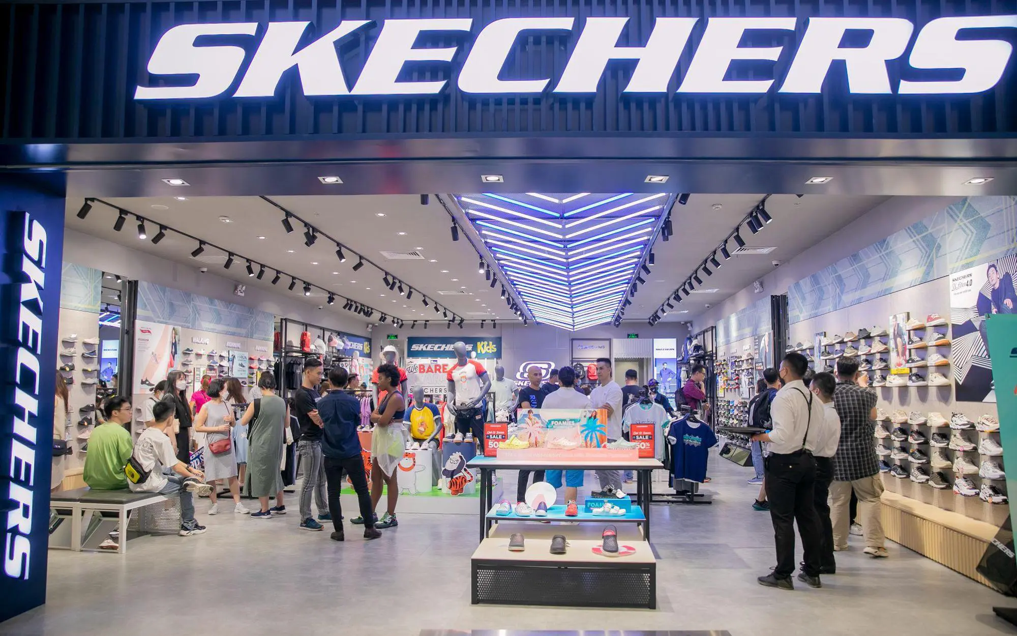 Có gì hot bên trong cửa hàng concept mới khai trương của nhà Skechers khiến dân tình ồ ạt check-in