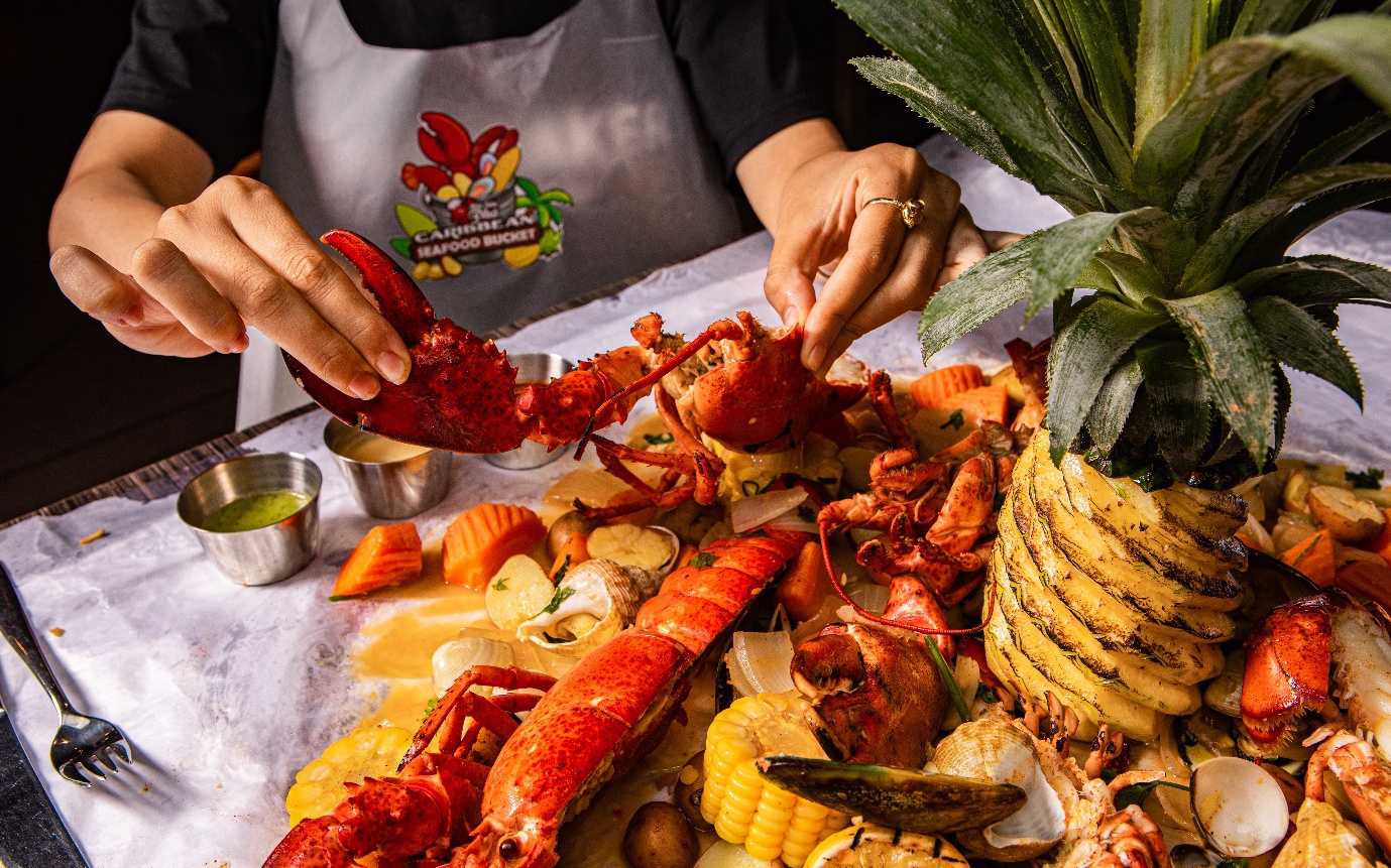 Trải nghiệm tôm hùm cực chất giá chỉ từ 555.000/1 set - Lễ hội Lobster siêu hấp dẫn, hội mê ẩm thực nhất định không thể bỏ qua